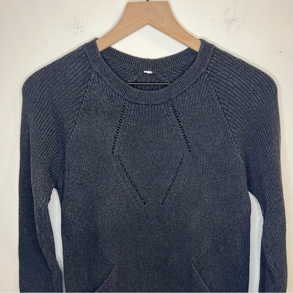 Lululemon The Sweater The Better Women's Small (?) Minimal Fall Staple - Picture 5 of 9